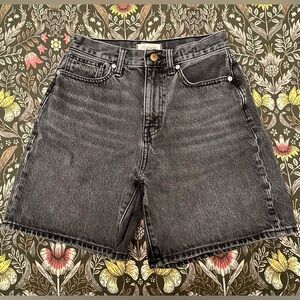 Madewell Women’s Baggy Jean Shorts in Dark Wash - Size 26
